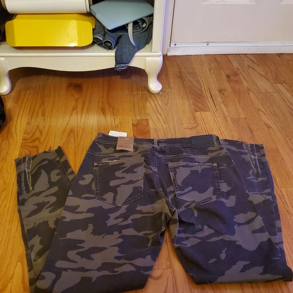 Zara Camo Jeans - Picture 7 of 12
